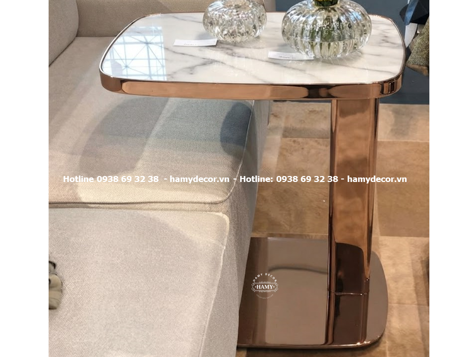 Bàn tab sofa thiết kế khung chữ C mặt đá bọc viền khung inox vàng hồng