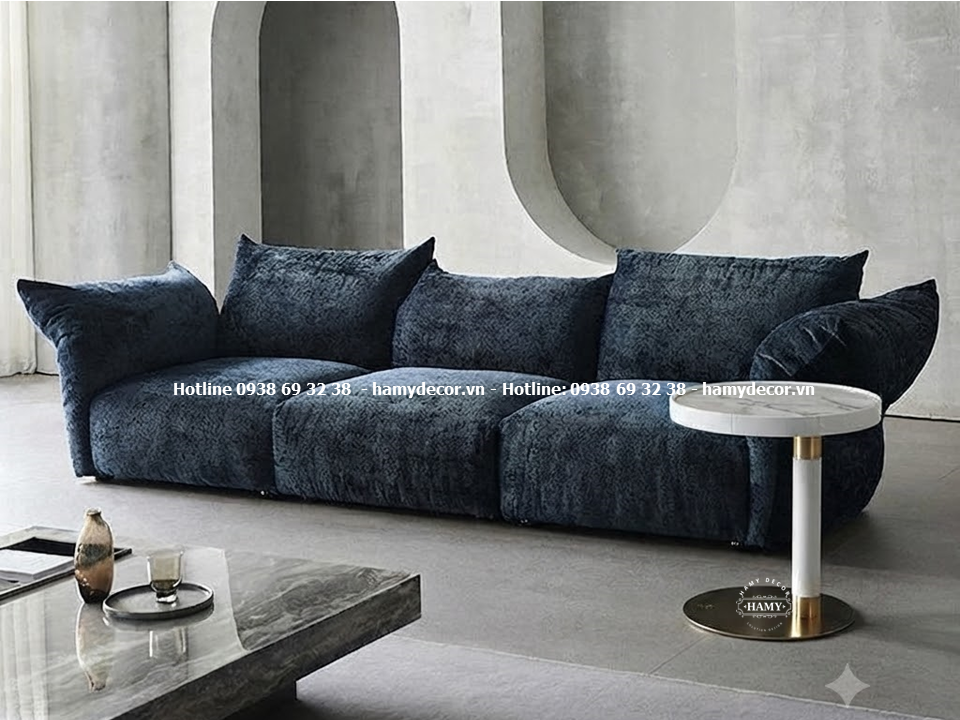 Tab sofa (bàn phụ sofa) chân inox sơn trắng & vàng bóng, mặt bàn đá trắng vân mây sở hữu thiết kế hiện đại, sang trọng và tinh tế